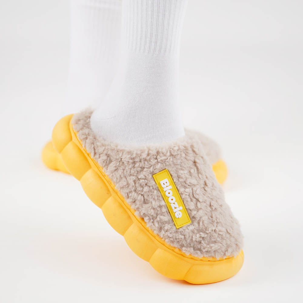 wygodne kapcie Bloozie żółte